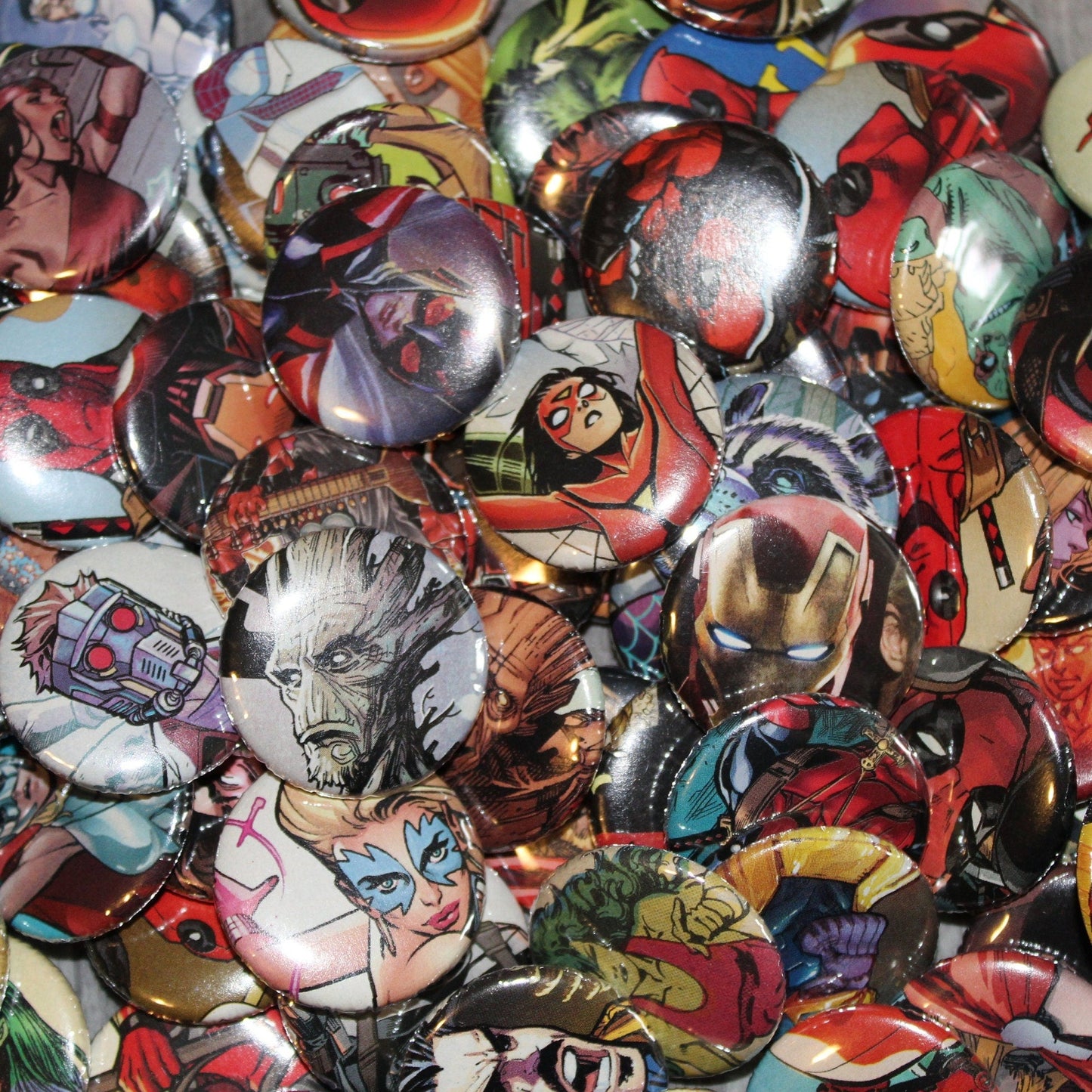 Random Marvel Comics Pins (15)